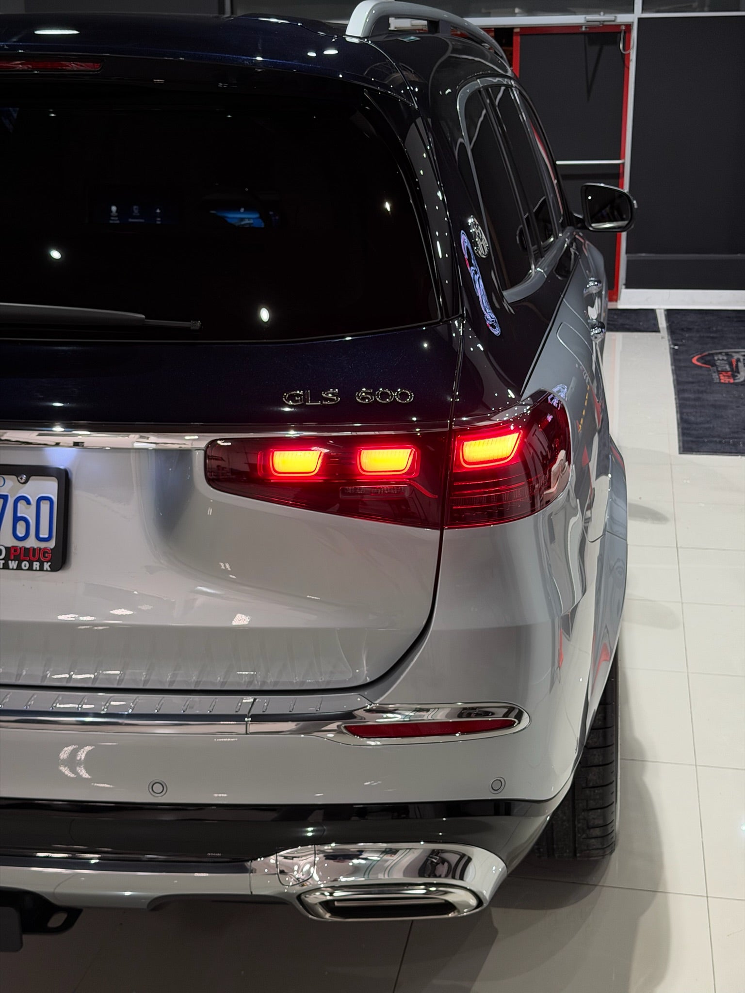 Mercedes-Maybach GLS Silver/Blue